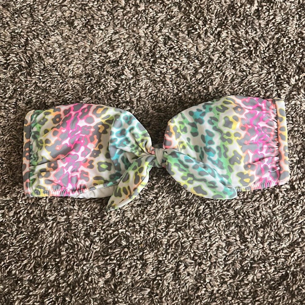 Victoria’s Secret bikini top